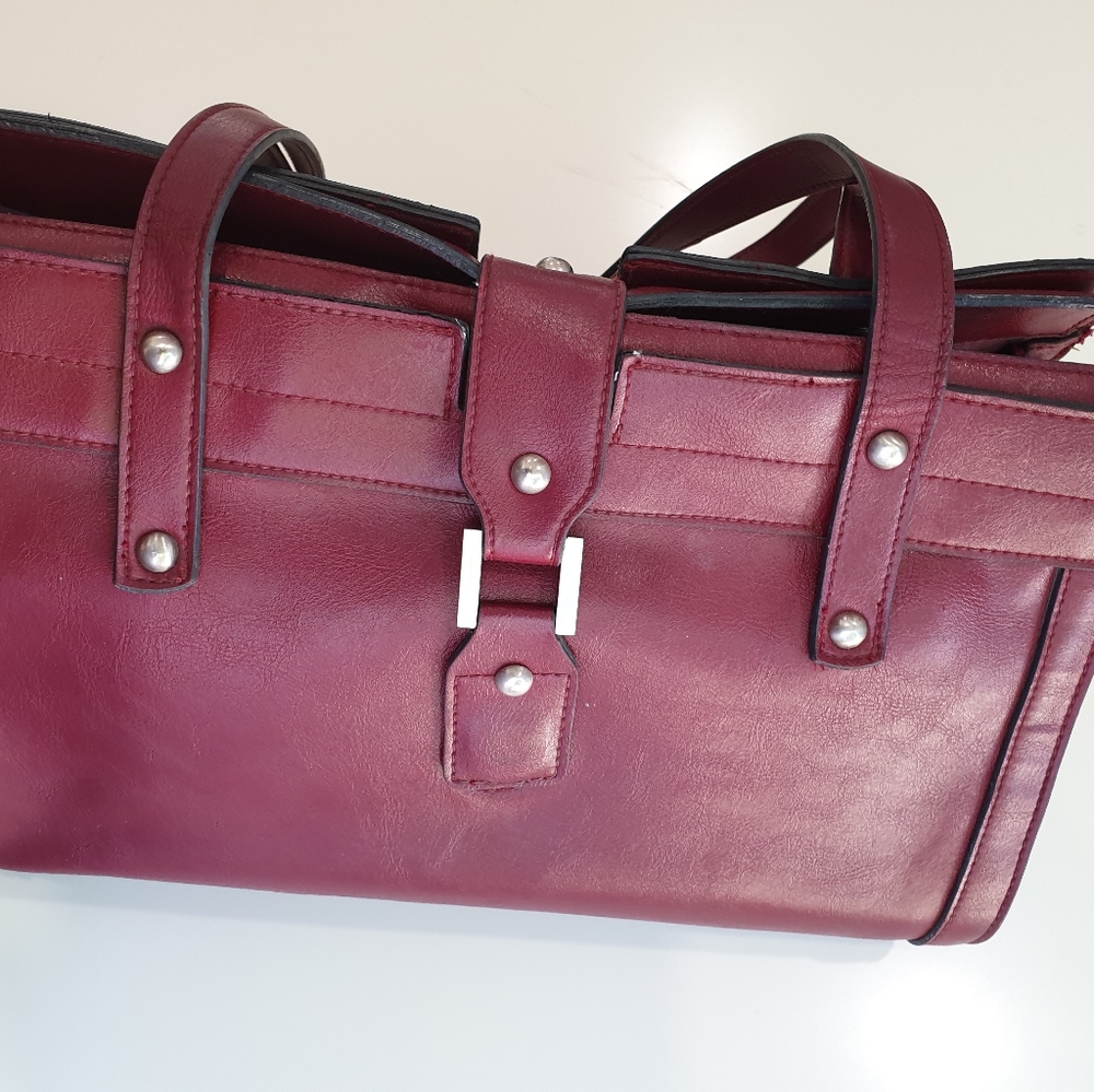 $850 An amazing leather bag with 2 handles - Picture 4 of 6